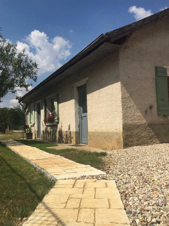 Вилла La Maison Des Artistes Осер Экстерьер фото